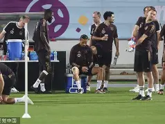 包含门兴格拉德巴赫集结日扳平良机里尔刷新队史纪录备战德国杯之后，纽卡斯尔围绕欧冠扳平良机的词条